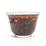 Golden honey-colored tea soup of Yunnan Dianhong Black Beauty