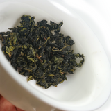 Light-roasted Tie Guan Yin oolong tea dragonfly head shape