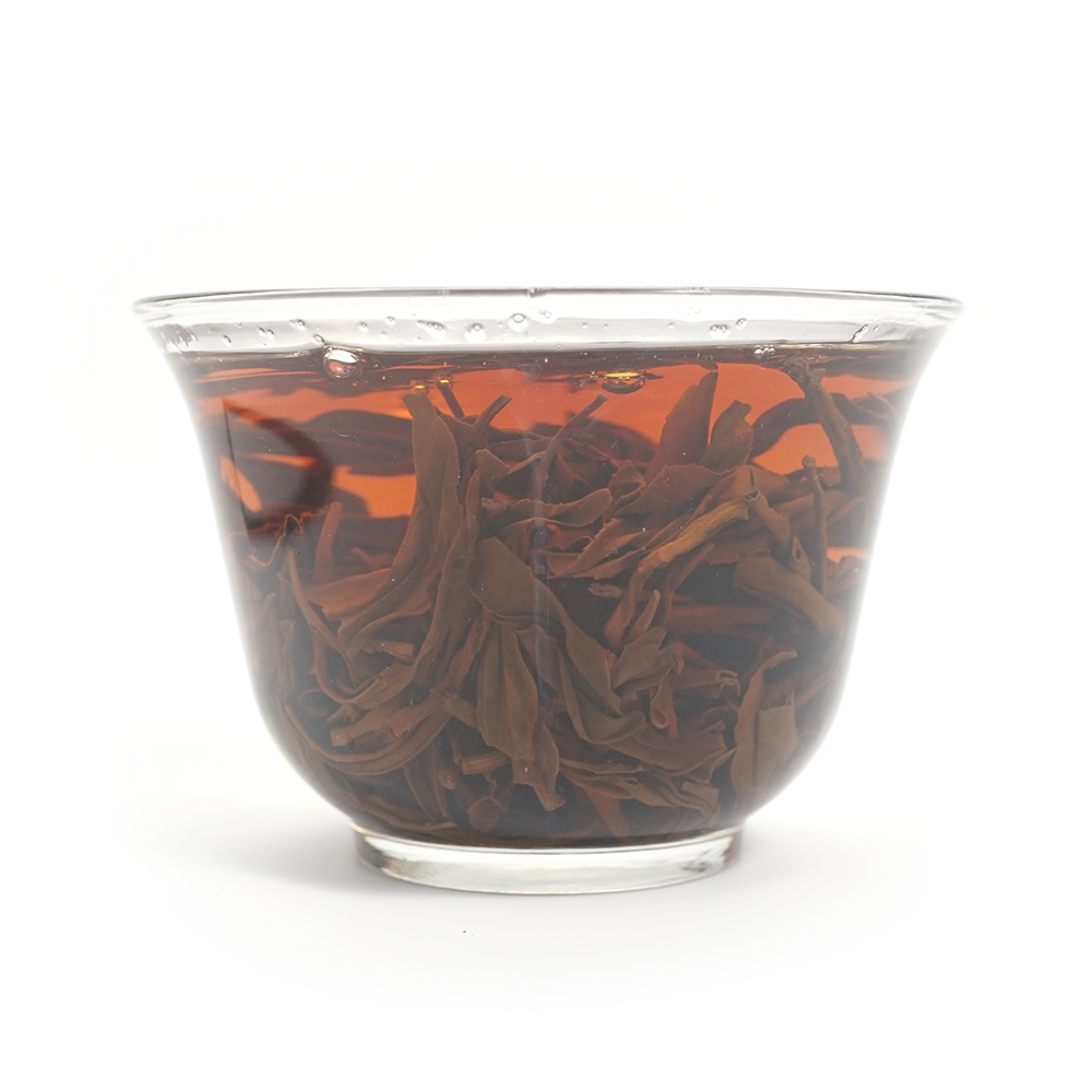 Premium Black Beauty Dianhong Black Tea liquor - full-bodied with a smooth, honey-like finish.