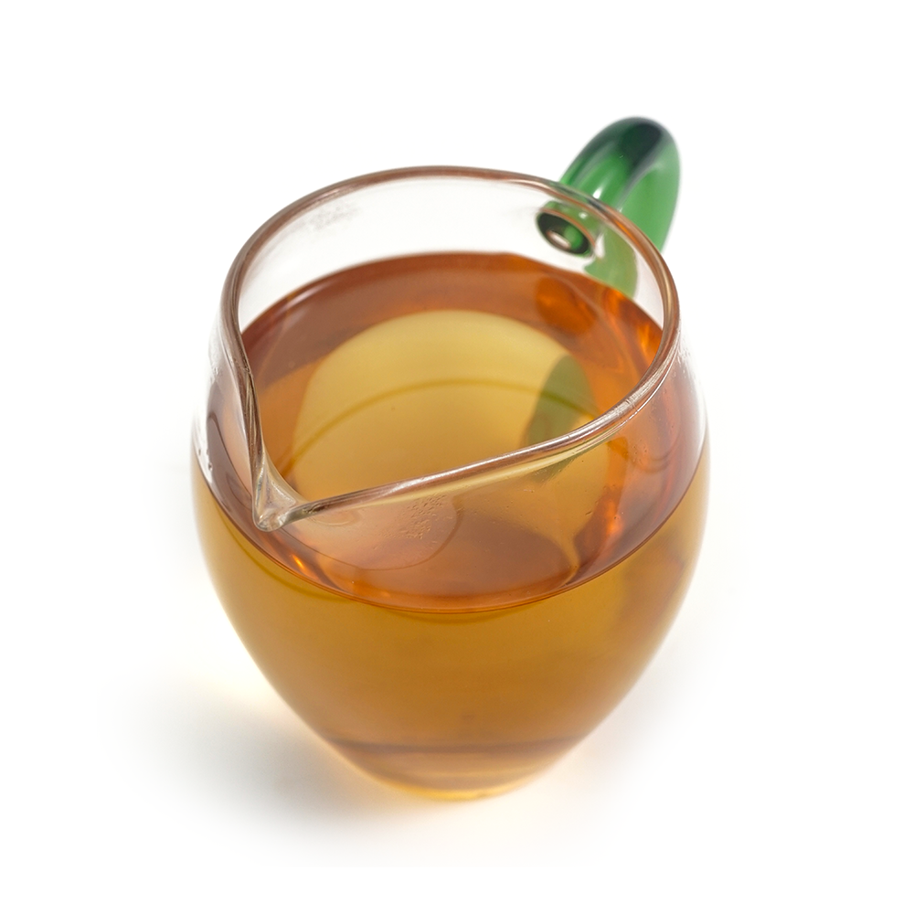 Premium Chinese black tea infusion showing rich amber color