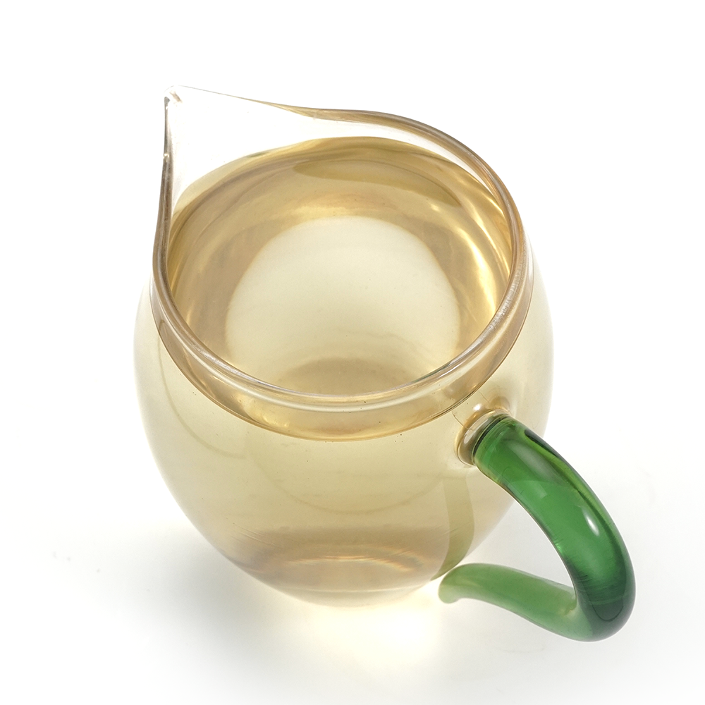 Clear oolong tea liquor with distinct Jin Gui orchid aroma