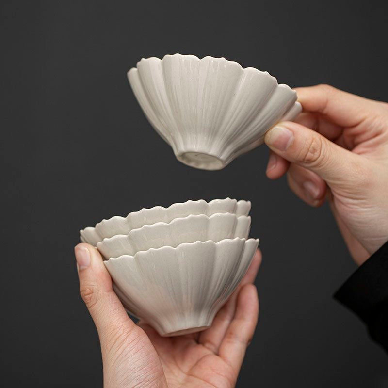Master Cup | Dehua “Silent Lotus” Wood-Ash Tea Cup 80ml
